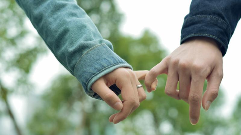 初中生早恋怀孕的案例（19岁少女辍学打工）