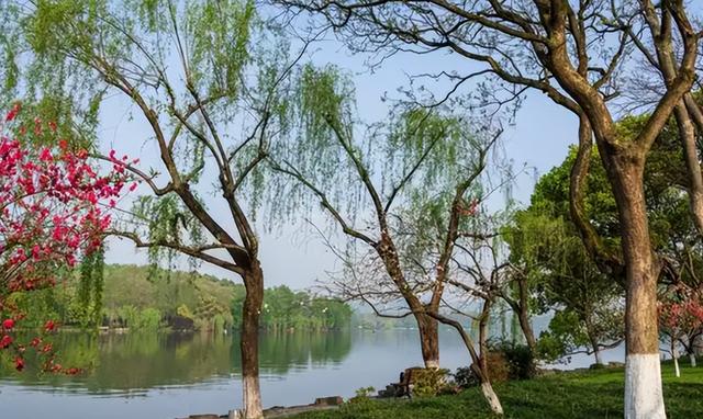 去哪里旅游比较好，三天去哪里旅游比较好（有18处“天下第一”景点）