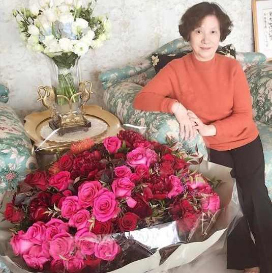 赵薇个人资料简介，女演员赵薇个人资料（儿子离婚分走5.2亿）