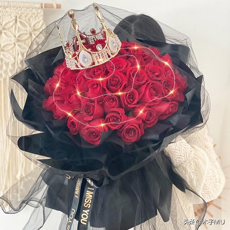 19朵玫瑰代表什么意思，33朵玫瑰代表什么意思（送女朋友送什么花比较好）