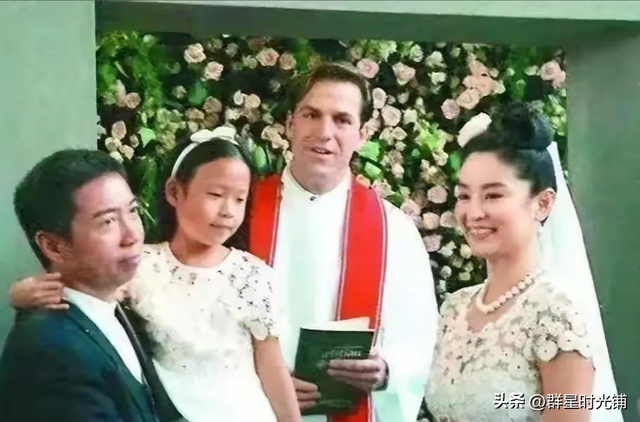 巩俐的气场有多强，看了巩俐林青霞和张敏三人的合照