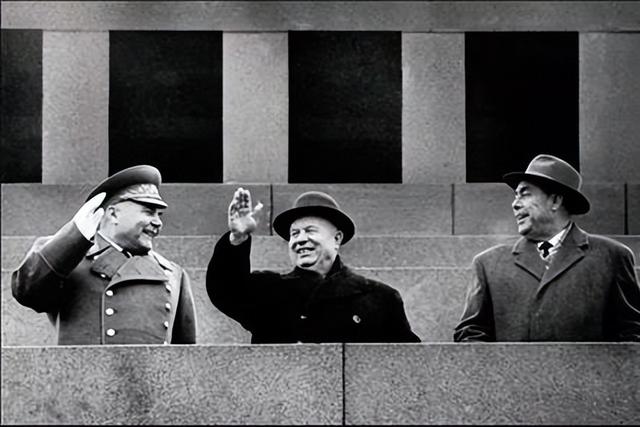 太阳层从里到外分为，太阳层从里到外分为多少层（这个探测器已经“触摸”到了它）