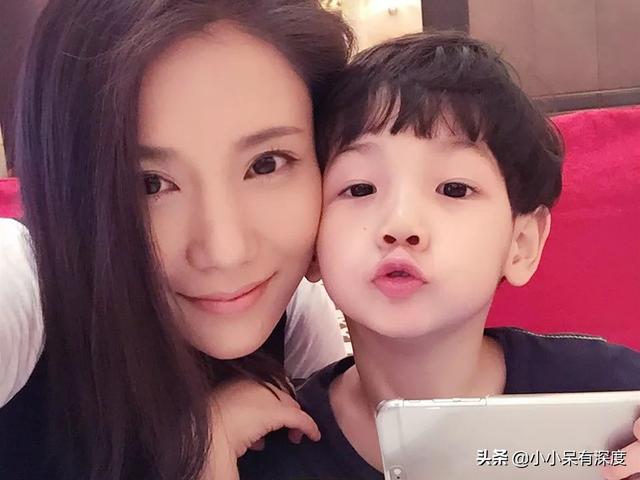 杨烁的魅力有型，变成油腻邋遢，和女网红不清不楚，宠妻人设翻车