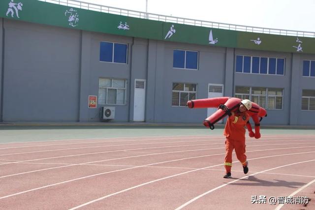 公主抱的正确姿势，单手公主抱的正确姿势（蓝朋友的四种“抱”法）