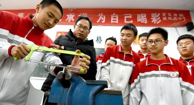 考不上普高就上民办高中，考不上普高就上民办高中吗（中考成绩不够上普高咋办）