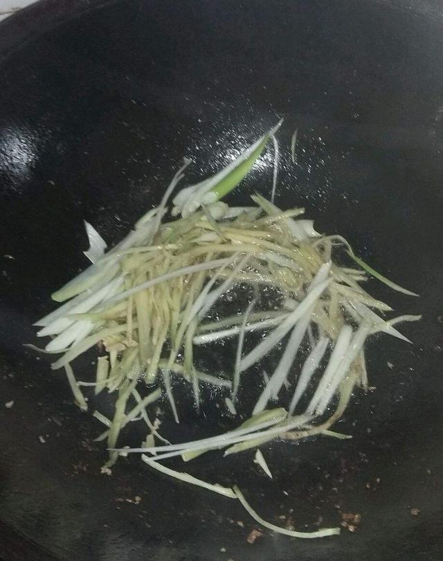 清炒芦笋，清炒芦笋图片（清炒芦笋的家常做法）