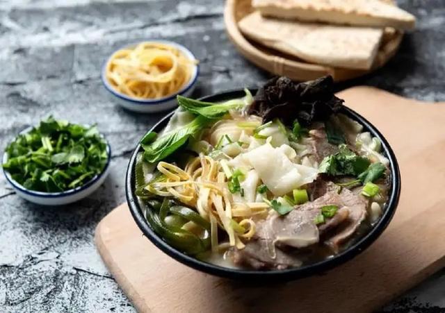 河南各地特色介绍，河南十大特色美食（每一样都是河南人的心头爱。你吃过几样）