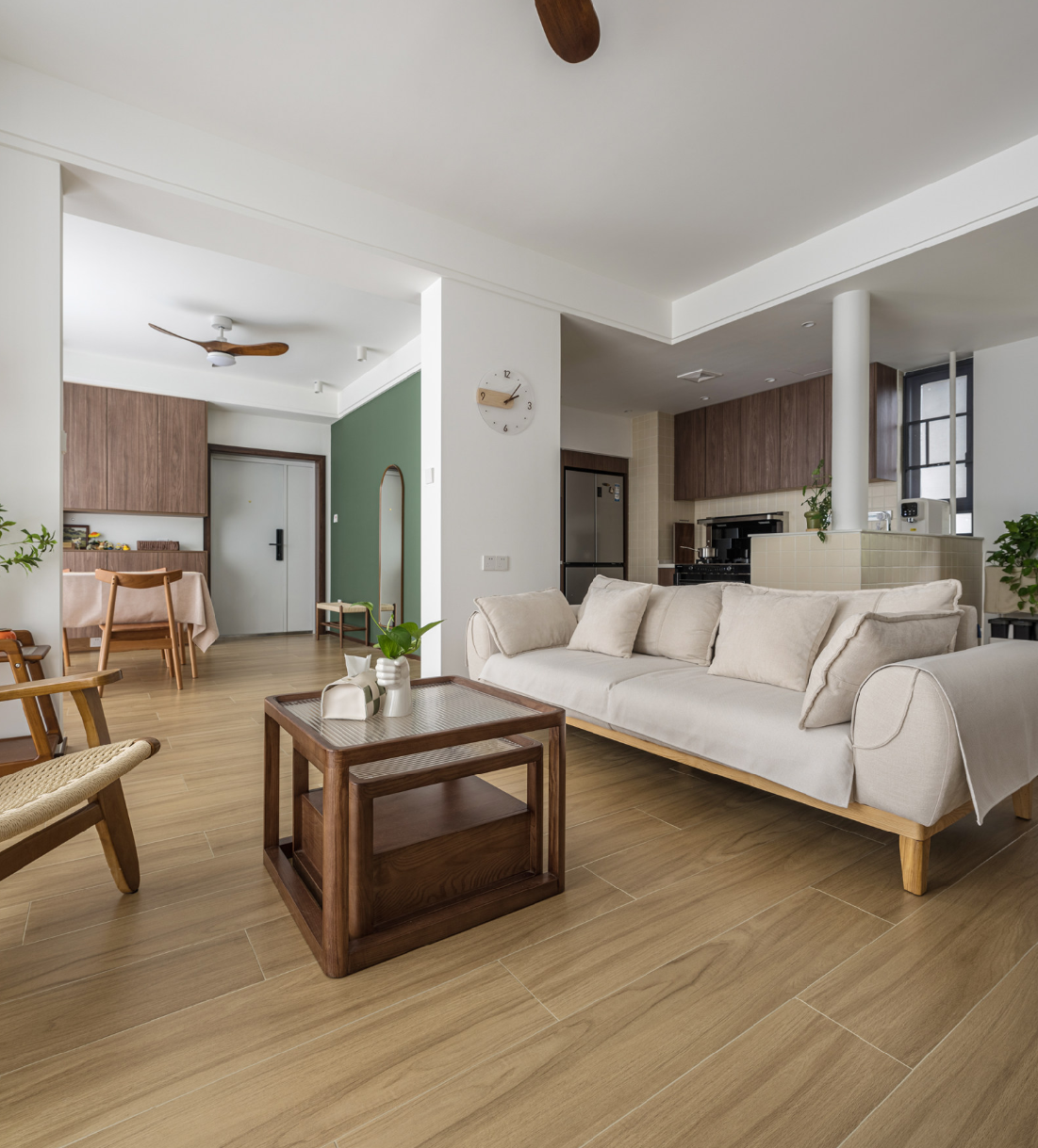 入户门餐厅客厅一条线装修效果图,发现长沙一户人家全屋做"双动线"