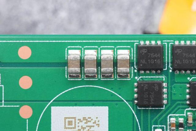 如何检测移动电源的容量，怎么测量移动电源电池容量（兼具小体积与10000mAh大容量）