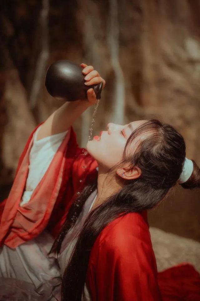 酒文化优美句子，酒文化优美句子把酒满上（过年喝酒时不经意间来一句）