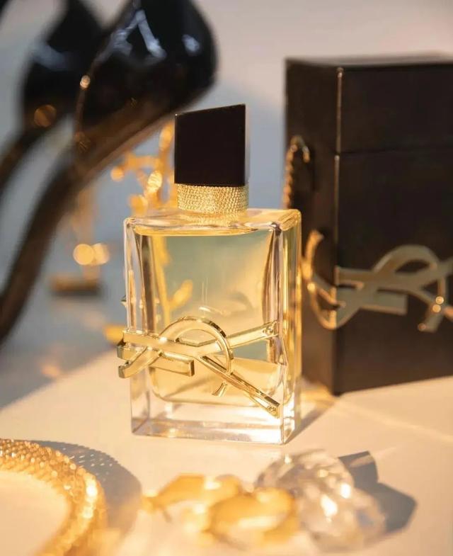适合女士用的淡香水推荐一下，5款精致女孩必备的大牌香水推荐