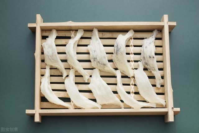 燕窝有霉味正常吗，为什么燕窝有股霉味（燕窝闻起来有霉味正常吗）