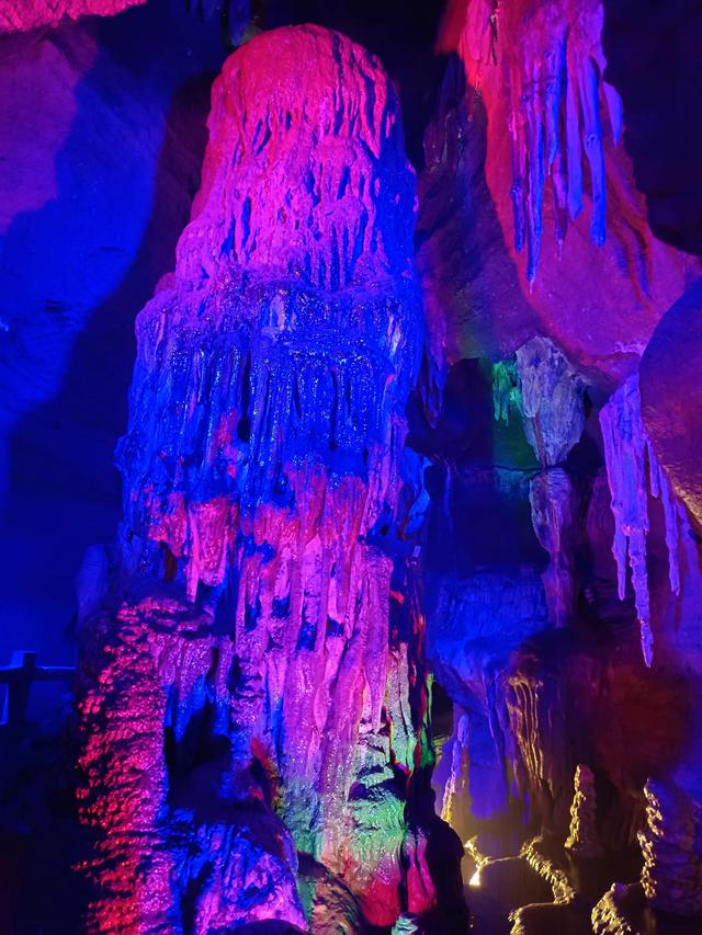 萤火虫水洞地下大峡谷导游讲解，——一位游客的游览纪实