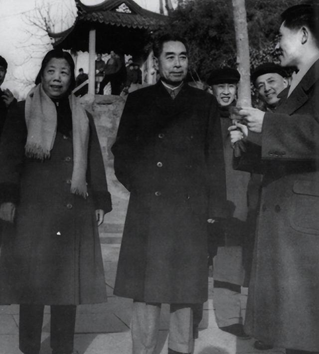 周总理后人今何在，与他血脉相亲的两兄弟