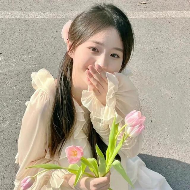 女生聊天时撒娇的话有哪些，女生聊天撒娇的语气词（一些和对象日常聊天的撒娇小句子）