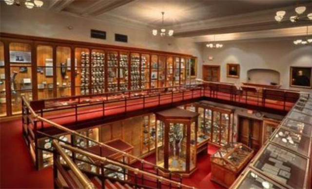 人的大肠有多少米，人的肠子有多长（约翰因3年不排大便去世）