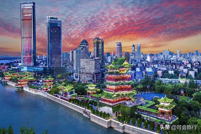 南昌市中心在哪个位置，南昌市市中心在哪里（拥有800万以上人口）