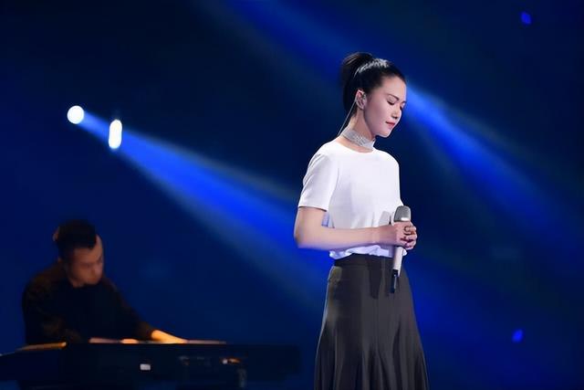 给新生代10位“实力女歌手”排个名，尚雯婕仅排第8，张靓颖第三