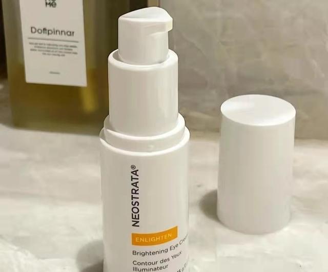 比较好的保湿眼霜排行榜 保湿眼霜哪个牌子好用，比较好的保湿眼霜排行榜（这4款公认好用的眼霜）