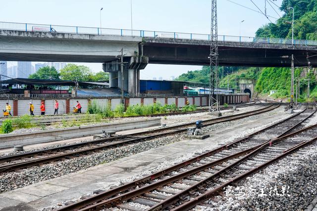 5612次列车，5612次列车时刻表（一路风景优美票价便宜车厢里却空荡荡）