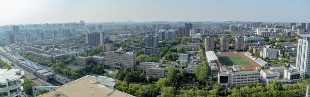 中国传媒大学是985吗，艺术类大学国际排名（中国传媒大学2022录取3236人）