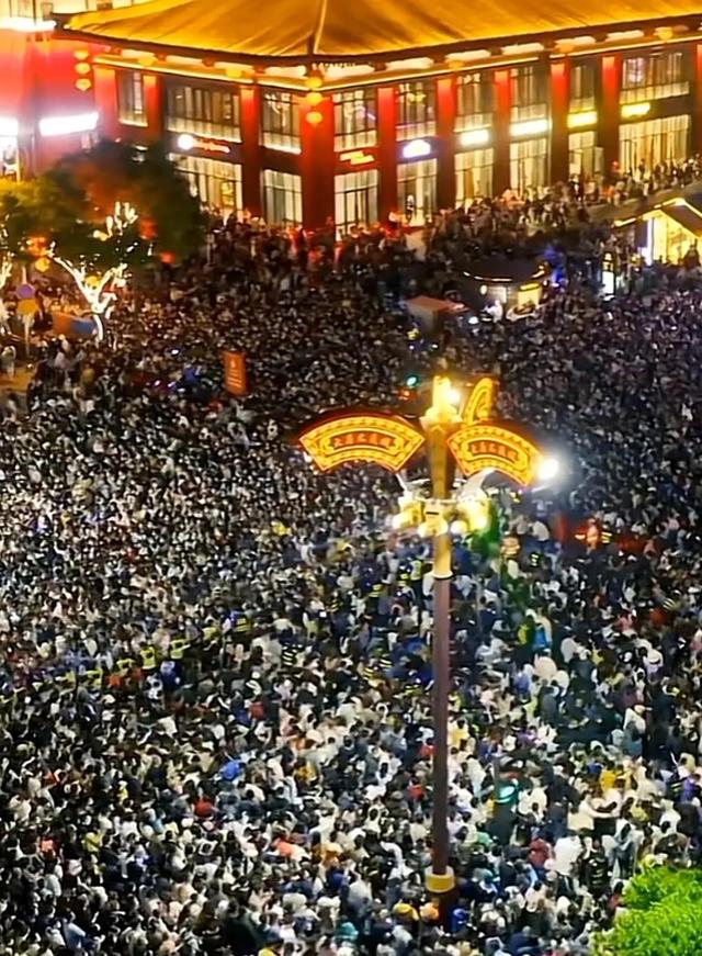 春节黄金周景区，最终“报复”的可能是自己