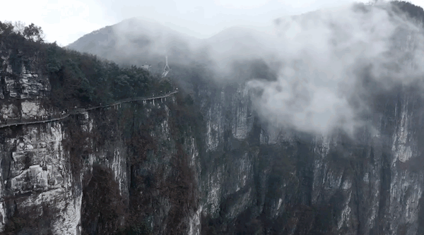 湘西终于开通高铁了，“湘西最美高铁”即将通车