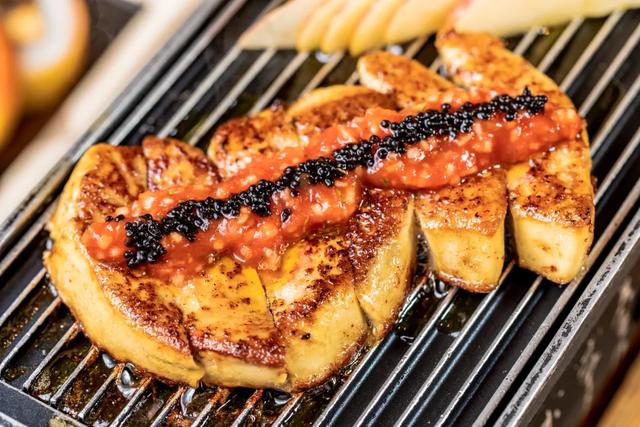 鳗鱼怎么杀，鳗鱼怎么烧好吃又营养（成就一口鳗鱼的完美）