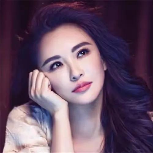 莫小棋：大学怀孕生子，预言贾乃亮婚姻，黄海波花600万追她