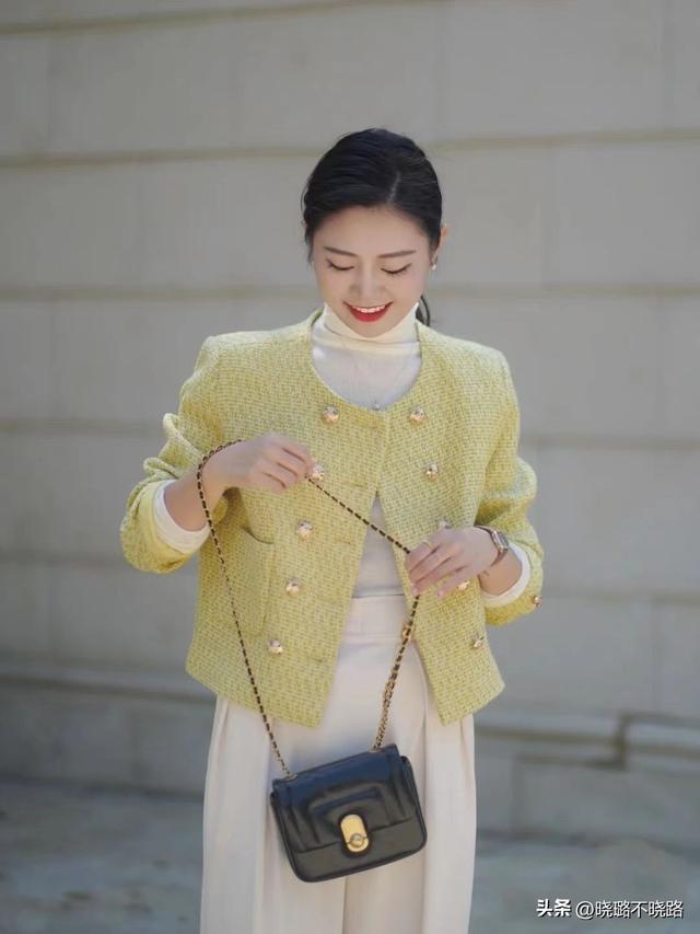 宽松直筒裤搭配什么上衣，宽松直筒裤搭配什么上衣好看（“小香风+直筒裤”）