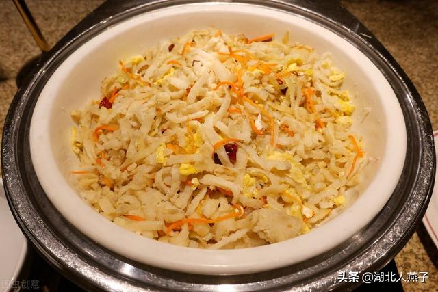 餄餎面是用蕎麥麵和高粱面,小麥面等食材製作而成的麵食.