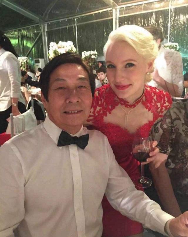 “白富美”李白：五洲辣妹，北大博士，为何能让撒贝宁神魂颠倒？