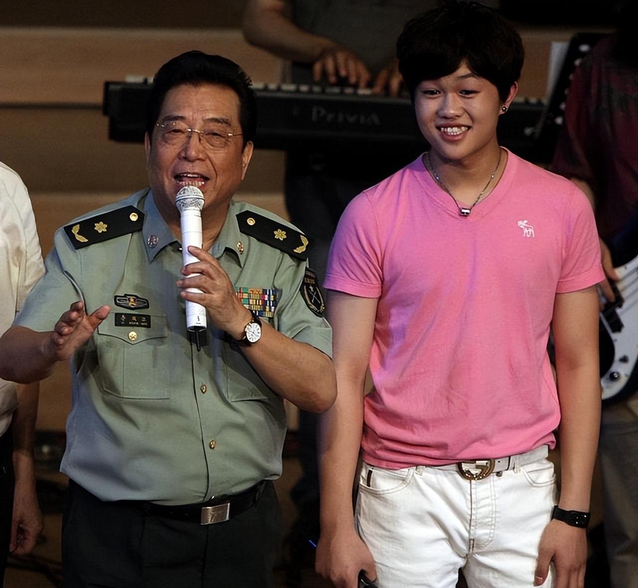 2011年9月6日晚上,15岁的李天一驾驶着一辆改装的宝马车,在北京市某