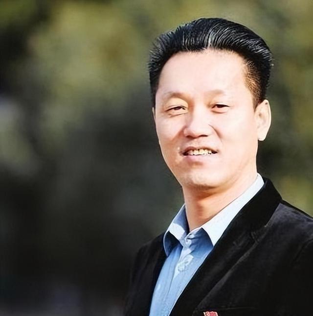 从学生到职业人的转变，如何在心理上做好从学生到职业人的角色转变（19岁到北大当保安）