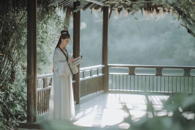 伤心图片带字的，生活说说很现实的说说带图片带字（平常读遍伤心句）