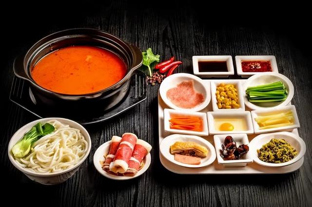 都说这12道美食最能代表云南，您同意吗？最后一道外地人不敢尝试