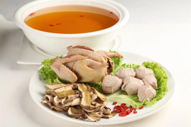黄牛肝菌怎么做好吃，牛肝菌怎么吃（这种吃错“见小人”的顶级食材）