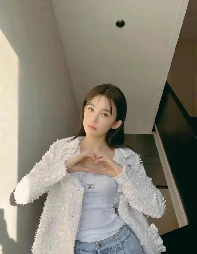 忍冬艳蔷薇演员表，忍冬艳蔷薇演员表小韩冲（赵韩樱子：清纯演员变网红）