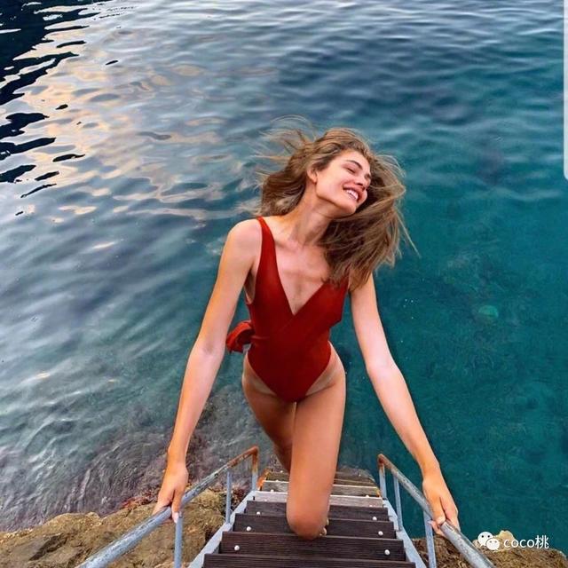 所谓的超模脸有什么特点，超模和平面模特的区别（时尚圈的“变性超模”到底有多厉害）