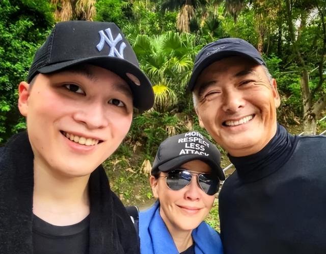 刘嘉玲身价多少亿，刘嘉玲个人简历（同进同出情胜母子）