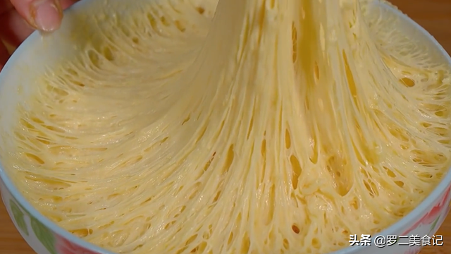 粉色蒸蛋糕的做法，粉色蛋糕怎么做（出锅松软又香甜）