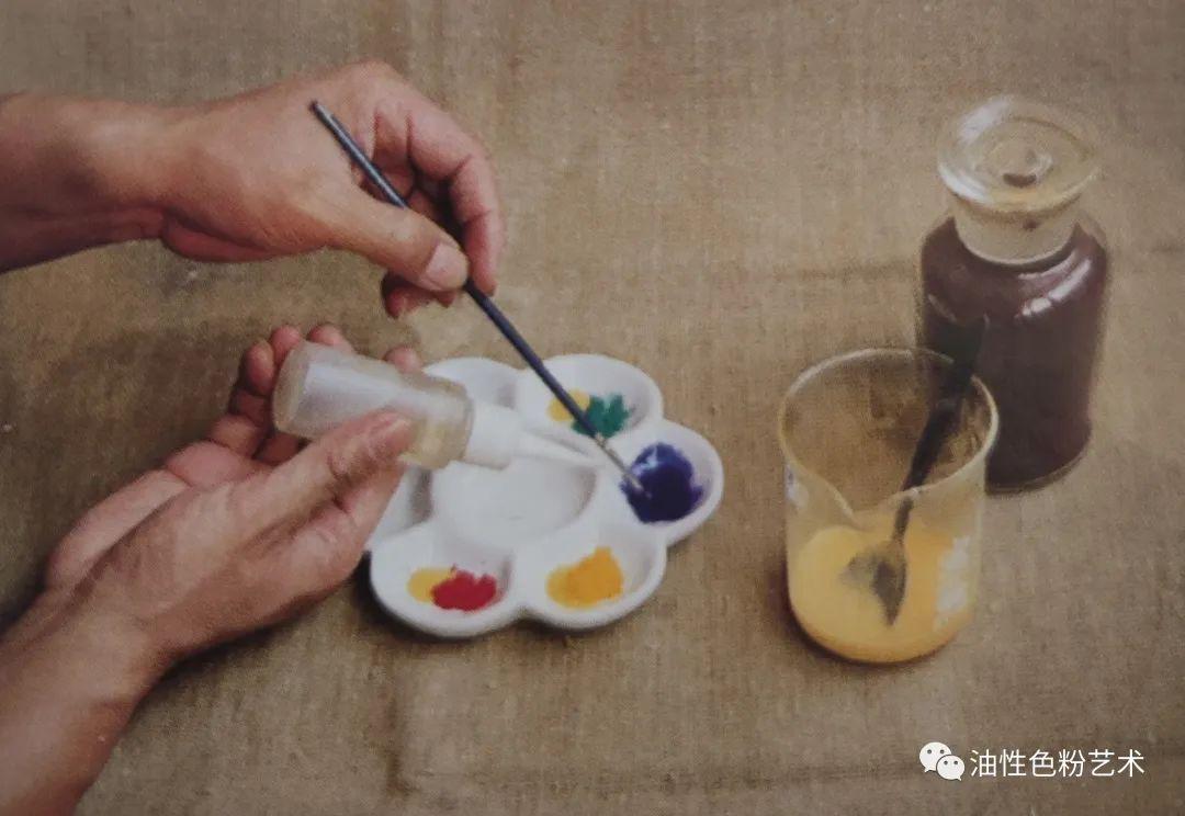 如何制作水粉颜料，怎么做水粉颜料（坦培拉绘画的颜料与调制方法）