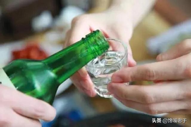 喝酒的礼仪和礼貌，喝酒的礼仪和礼貌有哪些（行家教你3道口诀）