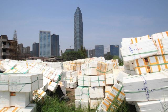 楼顶种菜的箱子和架子，楼顶上怎样搭菜架子（泡沫箱子到底是何成分）