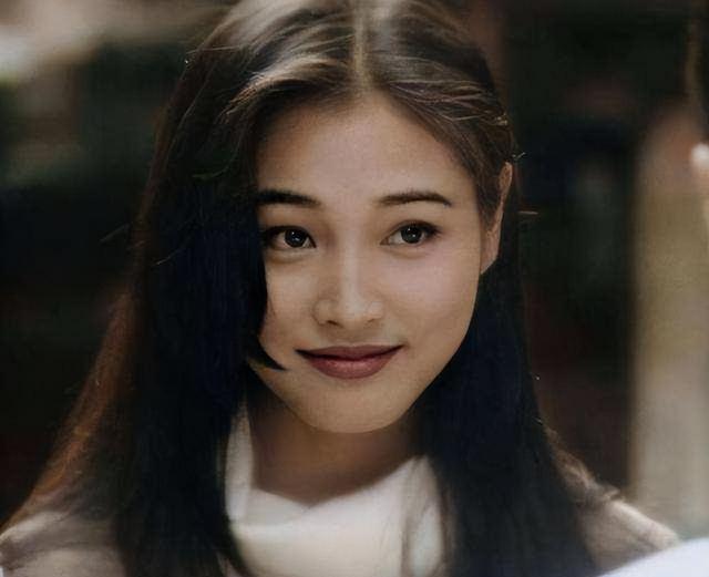 张延：嫁大5岁香港丈夫，结婚18年无绯闻，女儿比她还漂亮