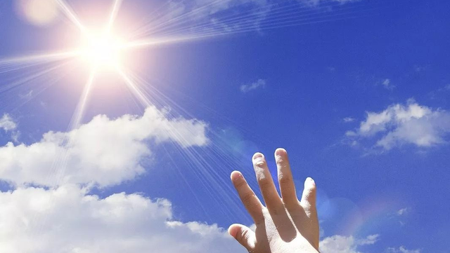 晒太阳的好处与功效与作用，晒太阳的五大好处（万万没想到“晒太阳”）