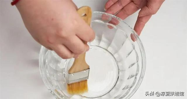 超级好吃的重磅芝士蛋糕入口即化，入口即化的冰牛奶芝士蛋糕