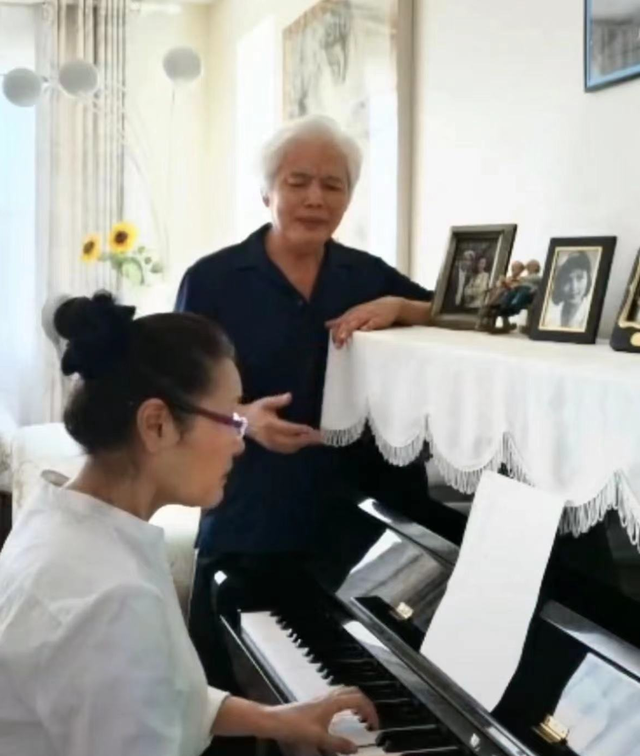 歌手姜黎黎简历，姜黎黎：嫁小3岁汪宝生