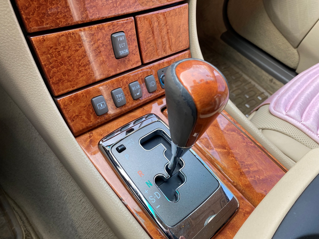 trc关闭怎么打开，雷克萨斯estrc关闭怎么打开（试驾16年车龄的雷克萨斯LS430）