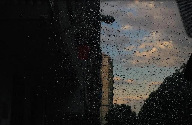 网易云伤感语录，网易音乐热评伤感语录10句（网易云语录热评扎心治愈伤感EMO文案）
